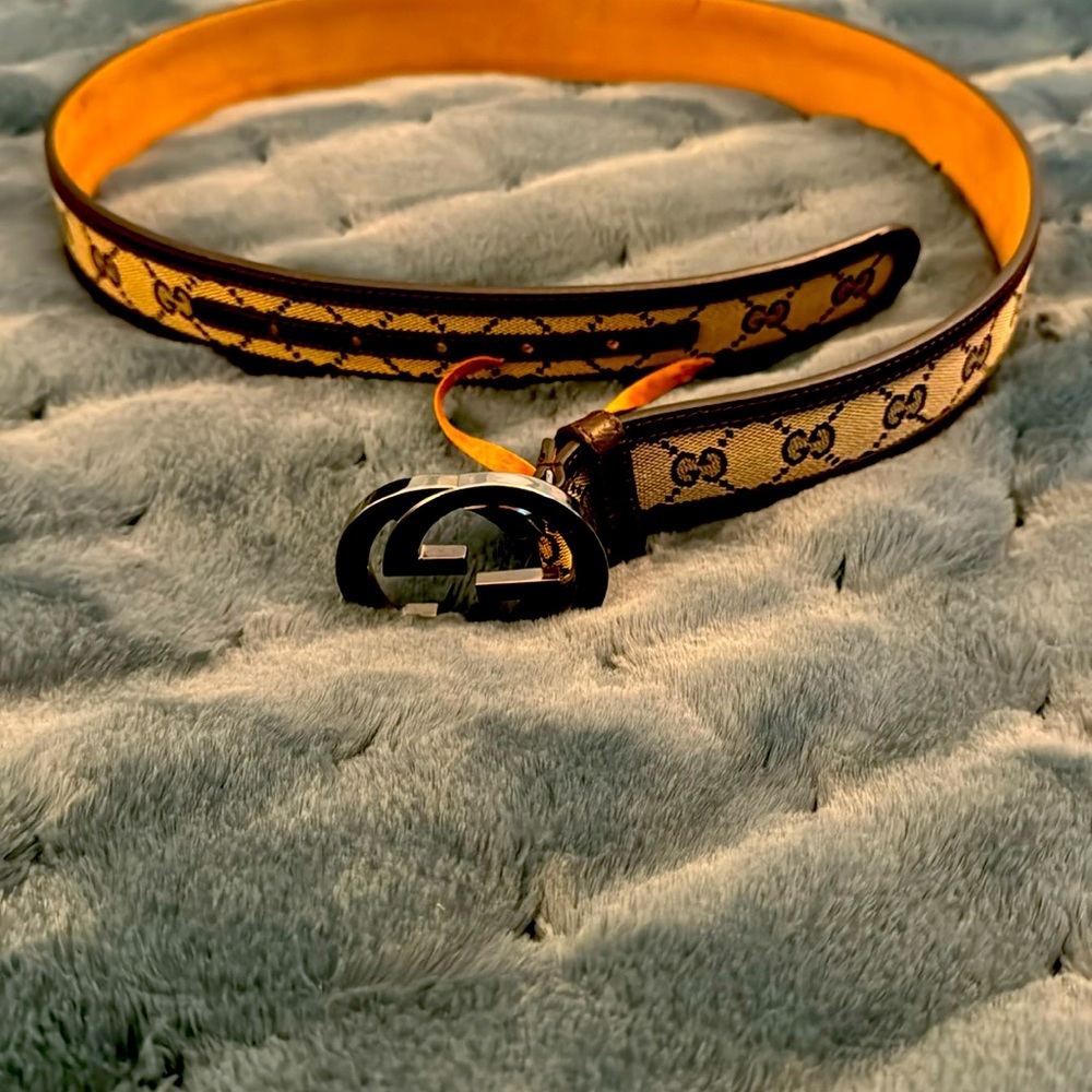 Gucci G belt size 90 leather